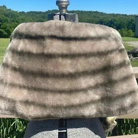 Vintage Sears and Roebuck  company Kerry Brook Woman’s Shawl. Acrylic, fiber. - Picture 5 of 8